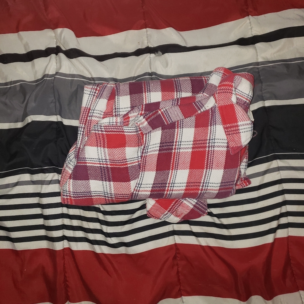 Flannels - Picture 10 of 16